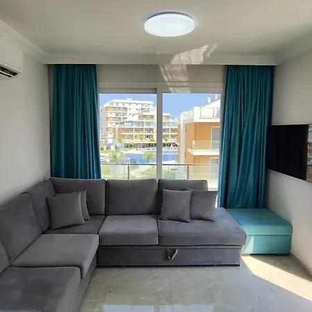 Luna Apartment
